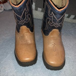 Kids boots